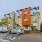 New Cross Apartment By Emerald