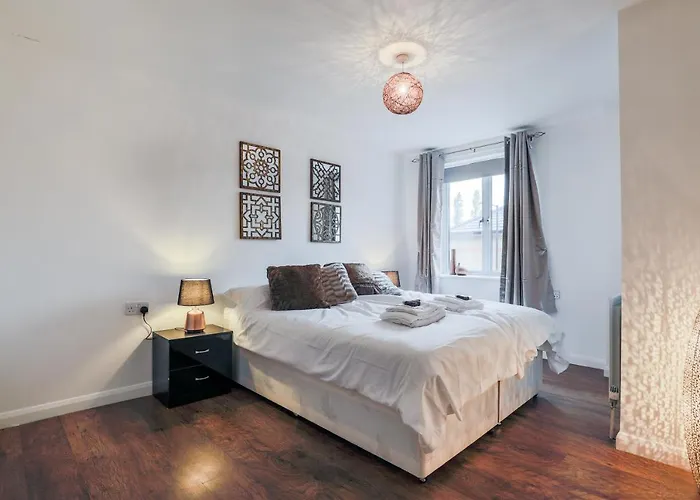 New Cross Apartment By Emerald